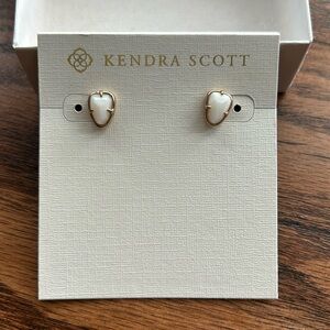 Kendra Scott posts